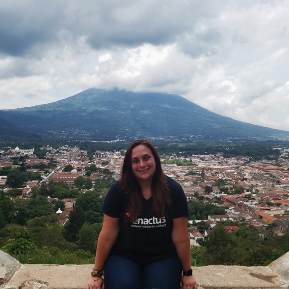 Meet your Posher, Katelynn - Picture 2 of 8